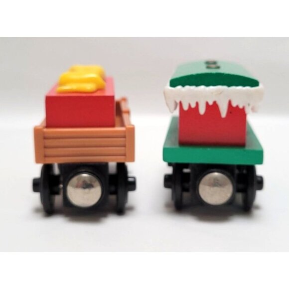VTG Lot of 2 Thomas & Friends Wood Plastic Present Cargo Car Winter Caboose Toys - Picture 5 of 7